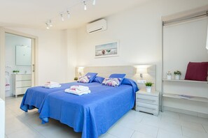 3 bedrooms, iron/ironing board