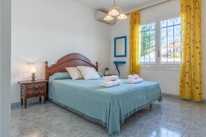 3 makuuhuonetta, silitysrauta/-lauta, ilmainen Wi-Fi