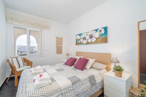 2 chambres, fer et planche à repasser, accès Internet
