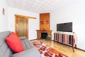 Smart-tv och eldstad