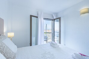 2 bedrooms, iron/ironing board, free WiFi