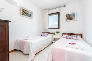 2 Schlafzimmer, Bügeleisen/Bügelbrett, kostenloses WLAN