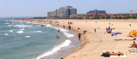 Una spiaggia nelle vicinanze