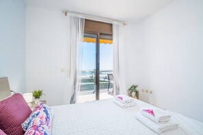 2 bedrooms, iron/ironing board, free WiFi - Apartment in Empuriabrava by the Beach (Empuriabrava)