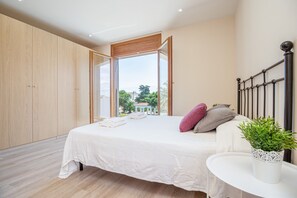 4 habitaciones, tabla de planchar con plancha y wifi gratis 