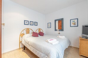 3 bedrooms, free WiFi - Apartment in Empuriabrava with Sea Views (Empuriabrava)