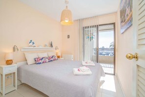 2 chambres, fer et planche à repasser, accès au Wi-Fi (inclus)