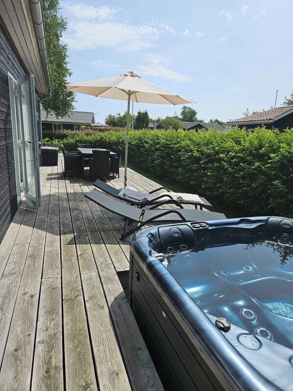 Unclassified image, 1 of 15, button