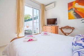 3 bedrooms, iron/ironing board, WiFi - Villa in Empuriabrava with Private Pool (Empuriabrava)