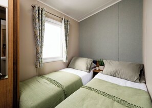 3 bedrooms - Three bedroom caravan, ideal for families and angling groups. (Peterborough)
