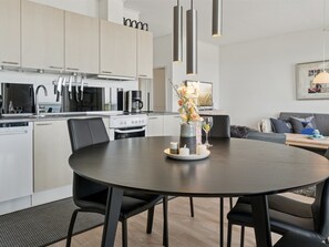 Fridge, oven, dishwasher, cookware/dishes/utensils