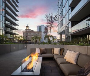 Apartment, Accessible - Penthouse High-rise Ocean City Views (San Diego)