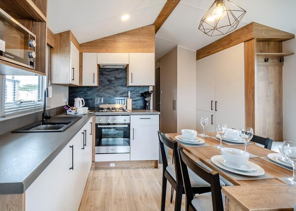 Fridge, oven, stovetop, toaster