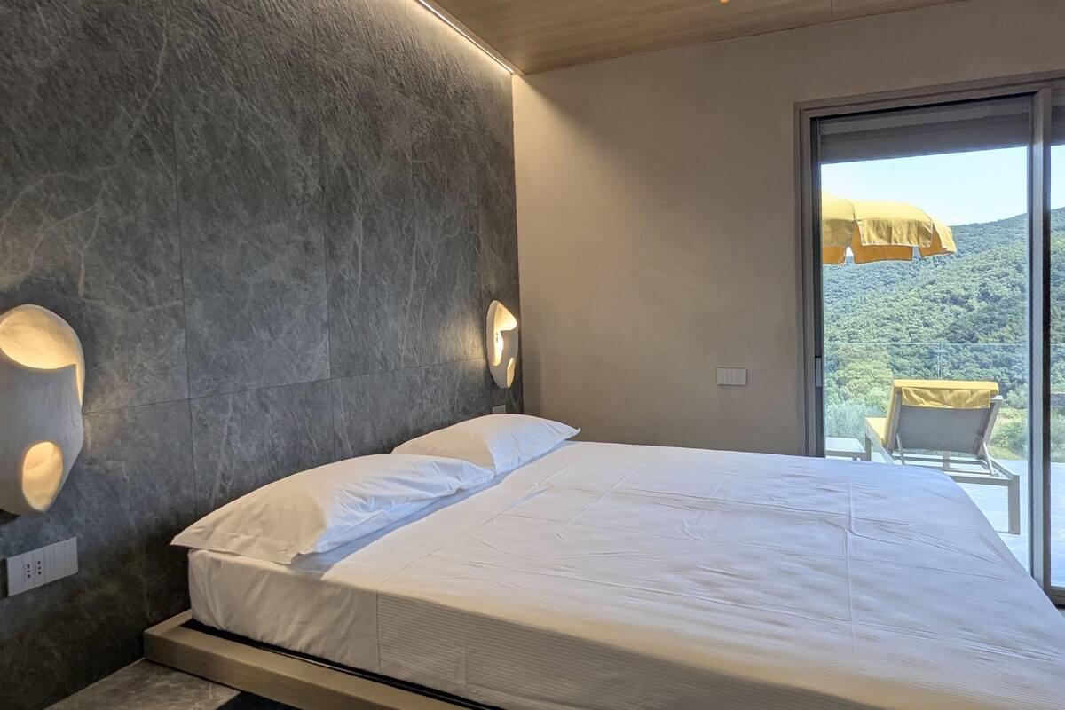Cofres nos quartos, escrivaninha, Wi-Fi de cortesia