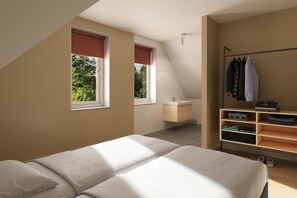 7 bedrooms, iron/ironing board, internet