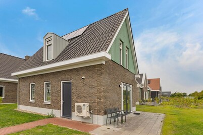 Holiday Home in Medemblik with Private Jetty