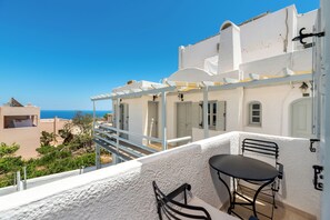 Deluxe dubbelrum - balkong - havsutsikt | Terrass/Patio