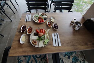 Free daily local cuisine breakfast