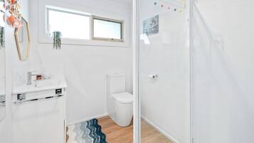 House, 2 Bedrooms, Garden View | Bathroom