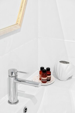 Maison, 2 chambres, vue jardin | Salle de bain
