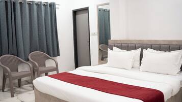 Deluxe Room | Egyptian cotton sheets, premium bedding, down comforters