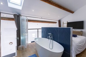 2 bedrooms, free WiFi