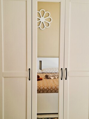 3 bedrooms, iron/ironing board, WiFi, bed sheets - B&B Villa Daisy just 1 minute from Conversano and 5 minutes from Polignano a Mare. (Puglia)