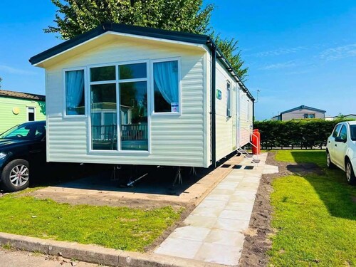 Trecco Bay - Sleeps 6 - Pet Friendly - Parking