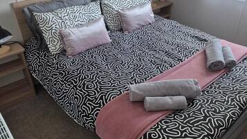 2 bedrooms, free WiFi, bed sheets