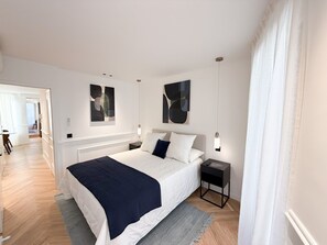 2 عدّة غرف نوم ومكواة/لوح كي وسرير سفر وواي فاي مجانًا