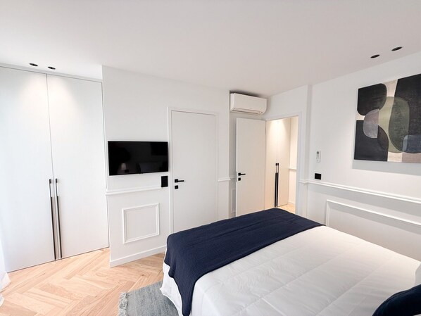 Bügeleisen/Bügelbrett, Reisekinderbett, kostenloses WLAN