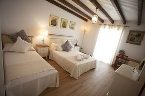 2 dormitorios, tabla de planchar con plancha, Internet