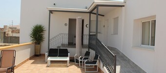LARGE TWIN ROOM WITH PRIVATE TERRACE