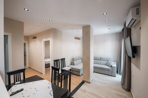 One-Bedroom Apartment | Wohnbereich