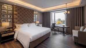 Chambre simple luxueuse | Rideaux dâobscurcissement, fer et planche Ă repasser