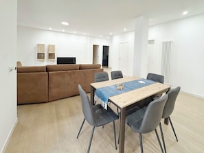 Dining - The house on the marina  (Mola di Bari)