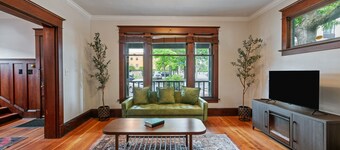 Prime Downtown Location - Family Friendly
