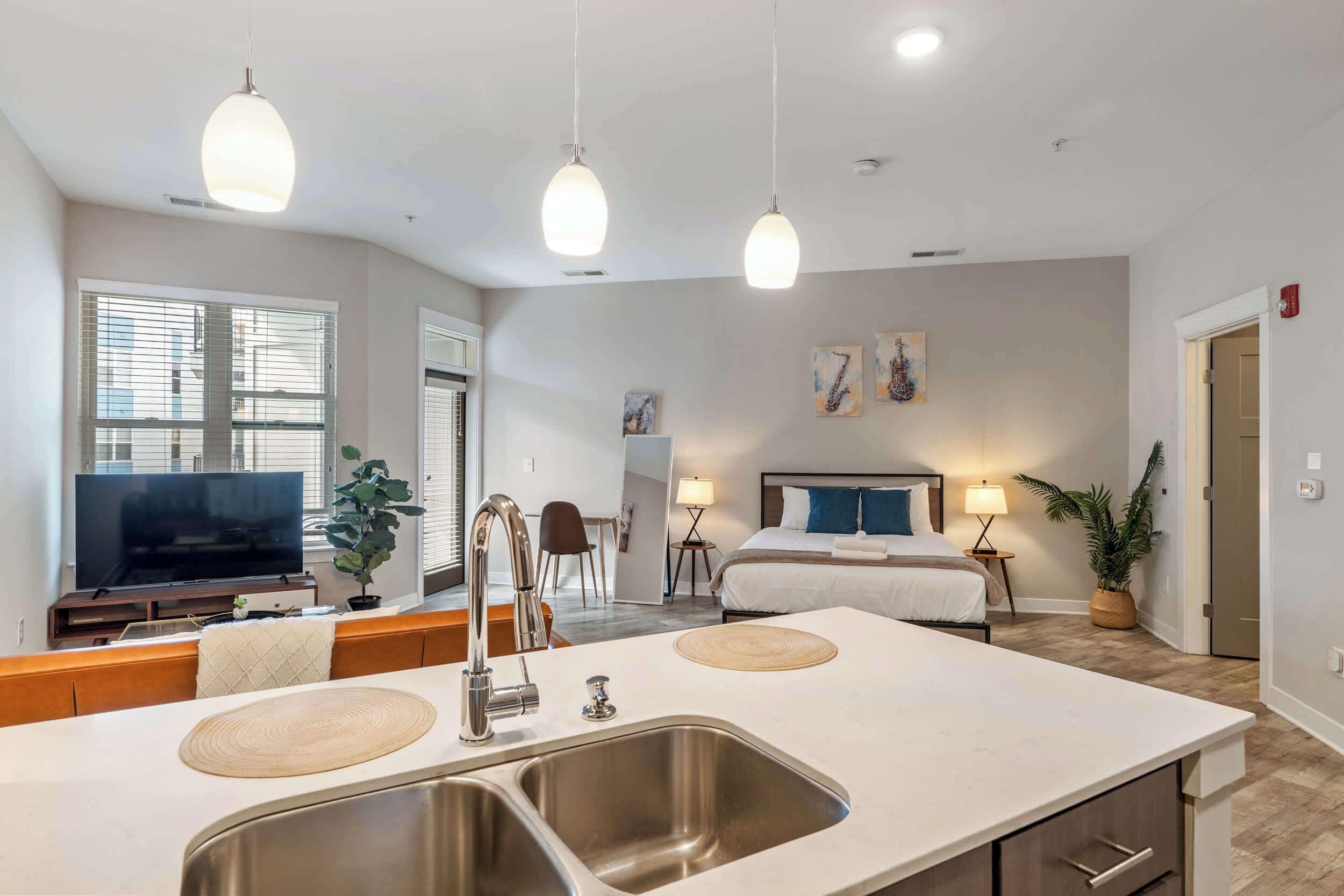 デスク、アイロン / アイロン台、WiFi、ベッドシーツ