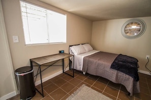 1 bedroom, iron/ironing board, WiFi