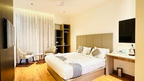 Standard Room, 1 King Bed