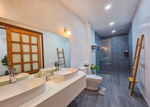 Chambre Double Deluxe, vue colline | Salle de bain