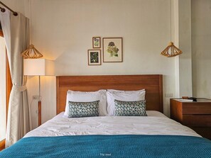 Deluxe Double Room, Hill View | Free WiFi, bed sheets