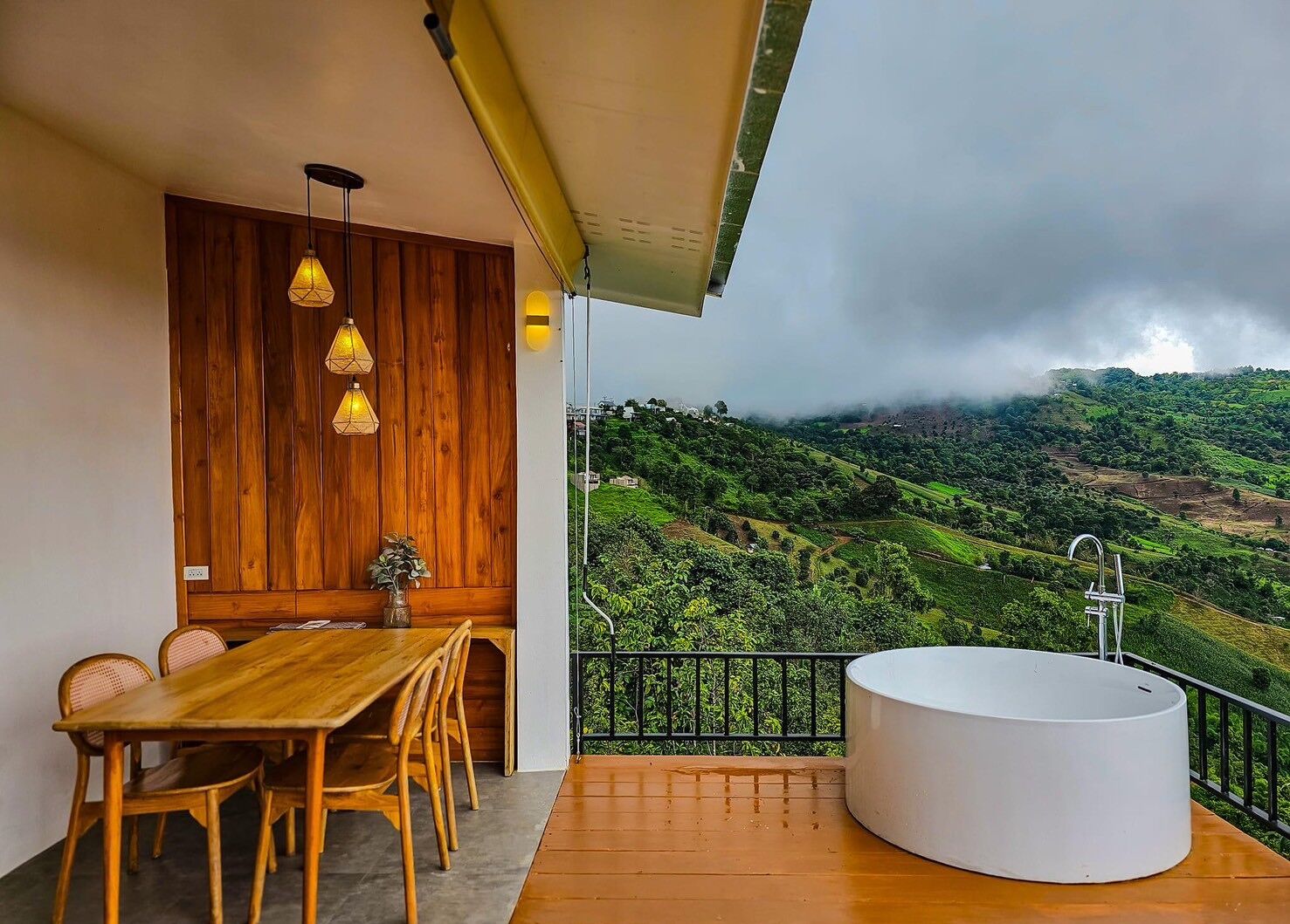 Deluxe Double Room, Hill View | Deep soaking bathtub