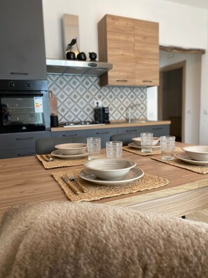 Four, plaque de cuisson