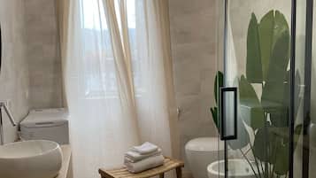 Asciugacapelli, asciugamani, sapone