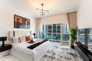 Iron/ironing board, free WiFi, bed sheets