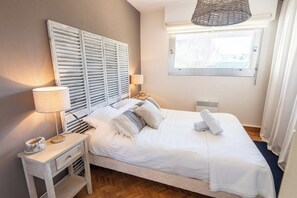4 bedrooms, iron/ironing board, travel cot, free WiFi