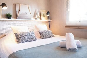 4 bedrooms, iron/ironing board, travel cot, free WiFi