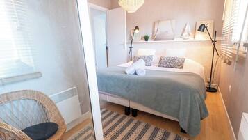 4 chambres, fer et planche à repasser, lit parapluie, Wi-Fi gratuit