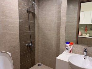 Apartment, Balcony, Pool View | Bathroom | Free toiletries, hair dryer, bathrobes, slippers